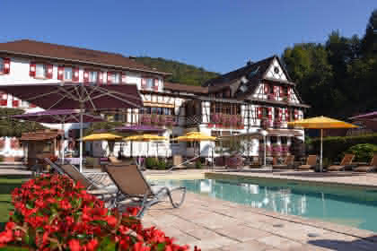 Hôtel-restaurant Au Cheval Blanc, Niedersteinbach, Alsace, vue extérieure